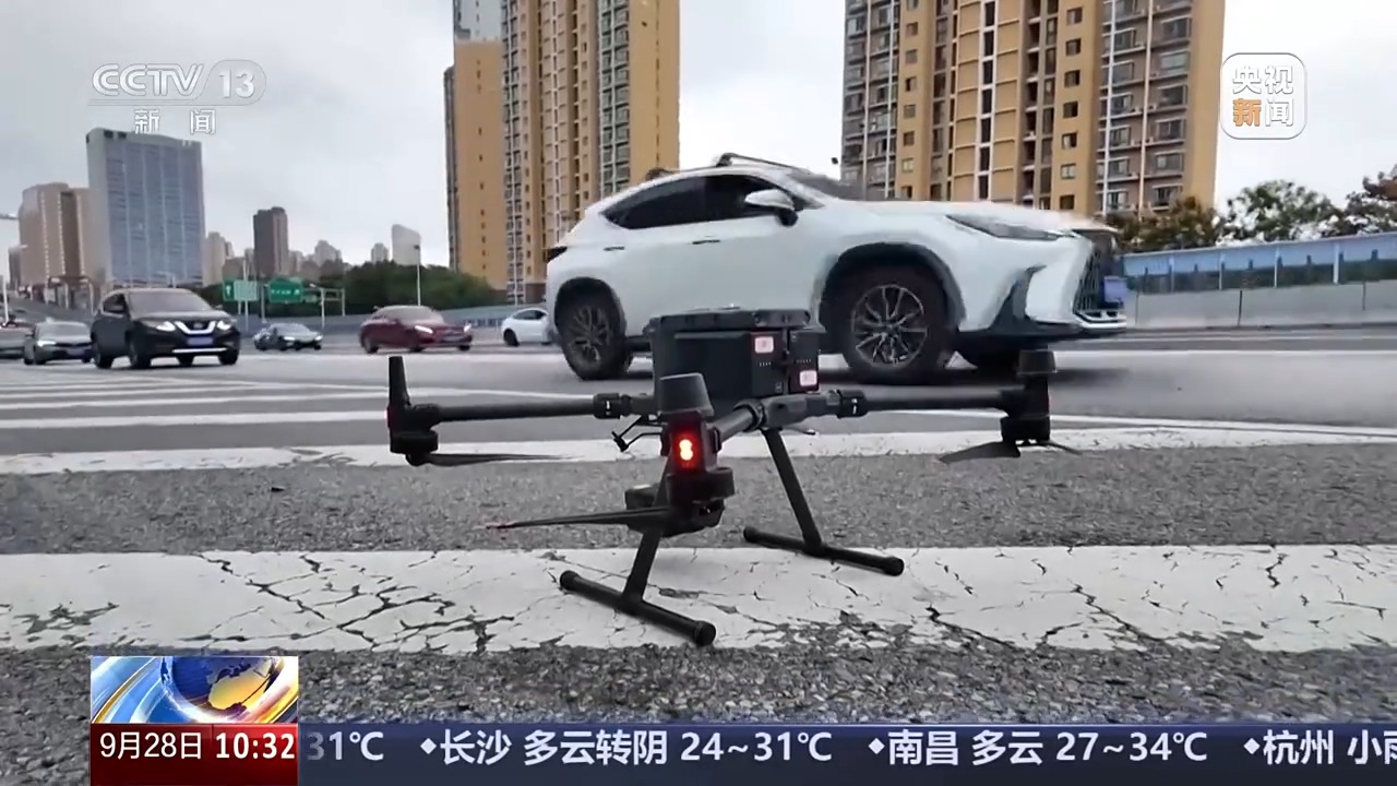 国庆中秋假期交通安全提示_出行提示_无信号灯路口通行规则