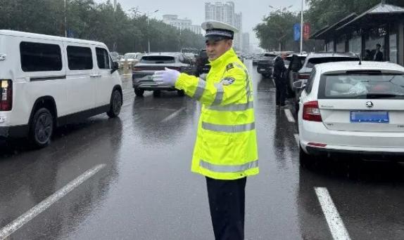运城暴雨交通安全提示_出行提示_雨天驾车安全注意事项