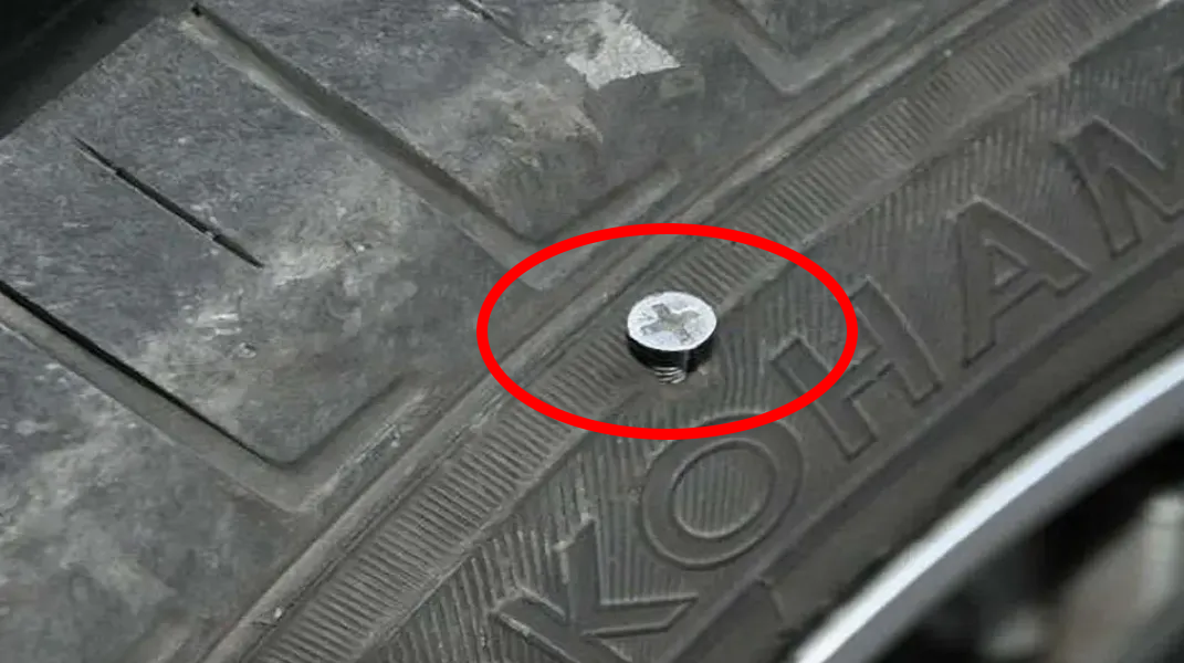 雪天行车安全注意事项_出行提示_开车前绕车一周