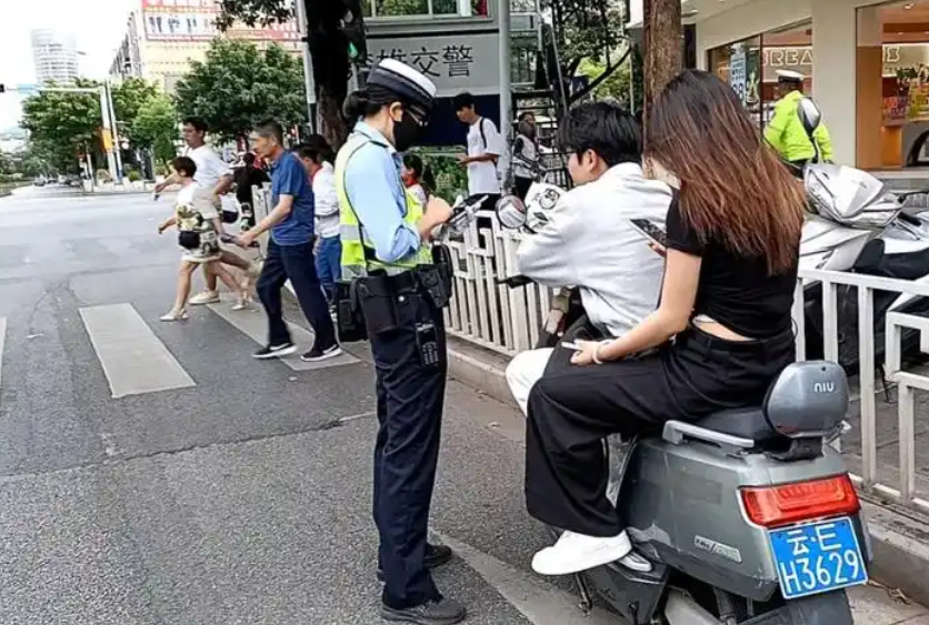 电动车3+7严查_禁行_禁止上路电动车类型