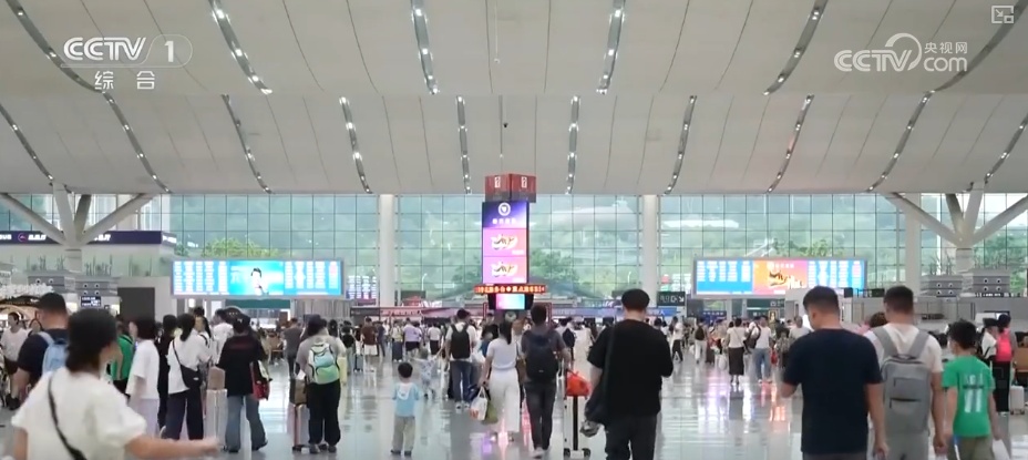 自驾出行占比及预测_出行提示_2025国庆中秋假期交通出行情况