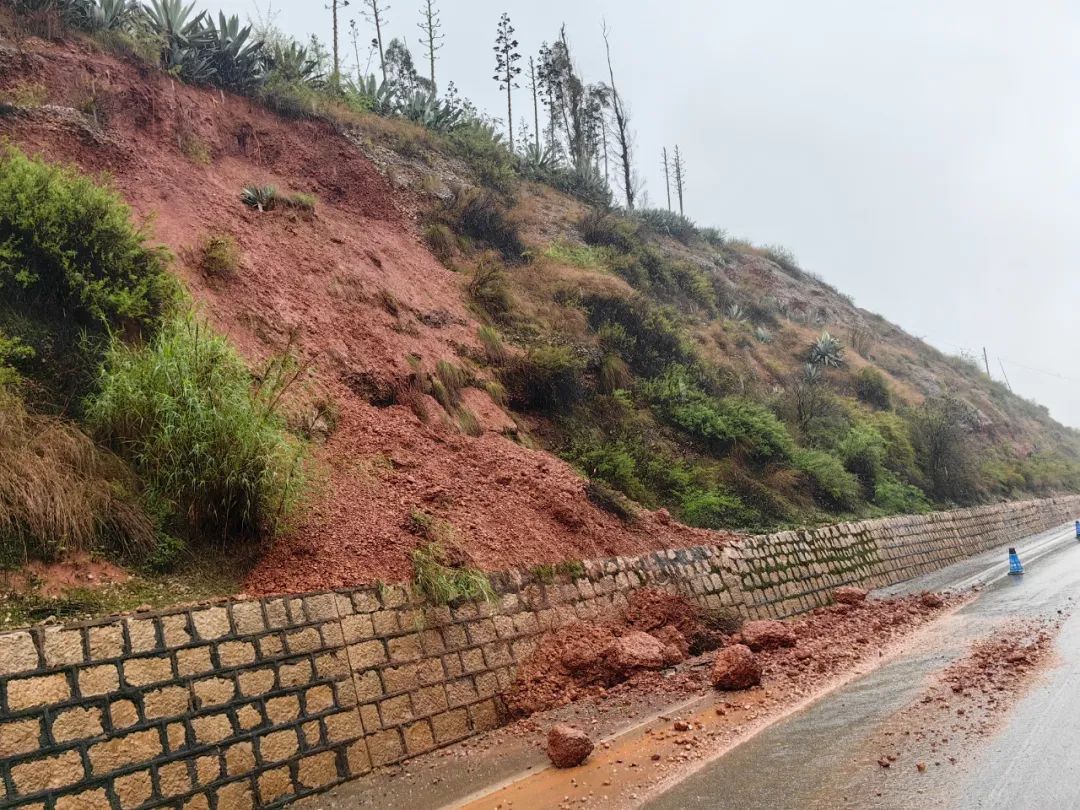 雨季汛期交通安全提示_出行提示_石林县雨季道路隐患点
