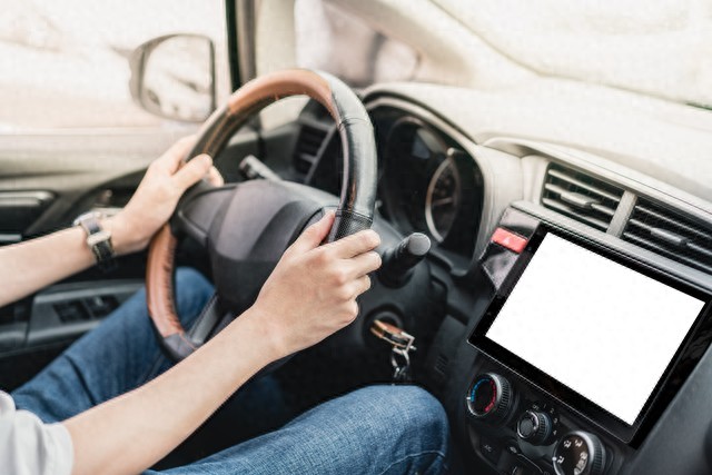 日常行车安全指南_路况_新手开车技巧