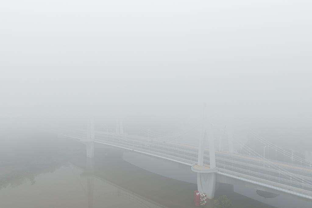 出行提示_雨雪天气驾车安全指南_元旦返程高峰安全注意事项